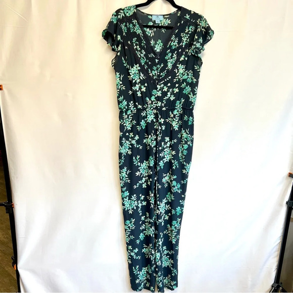 CeCe Breeze Boutique Navy Blue Floral Flutter Jumpsuit Romper Women’s Size 10 - Picture 3 of 15